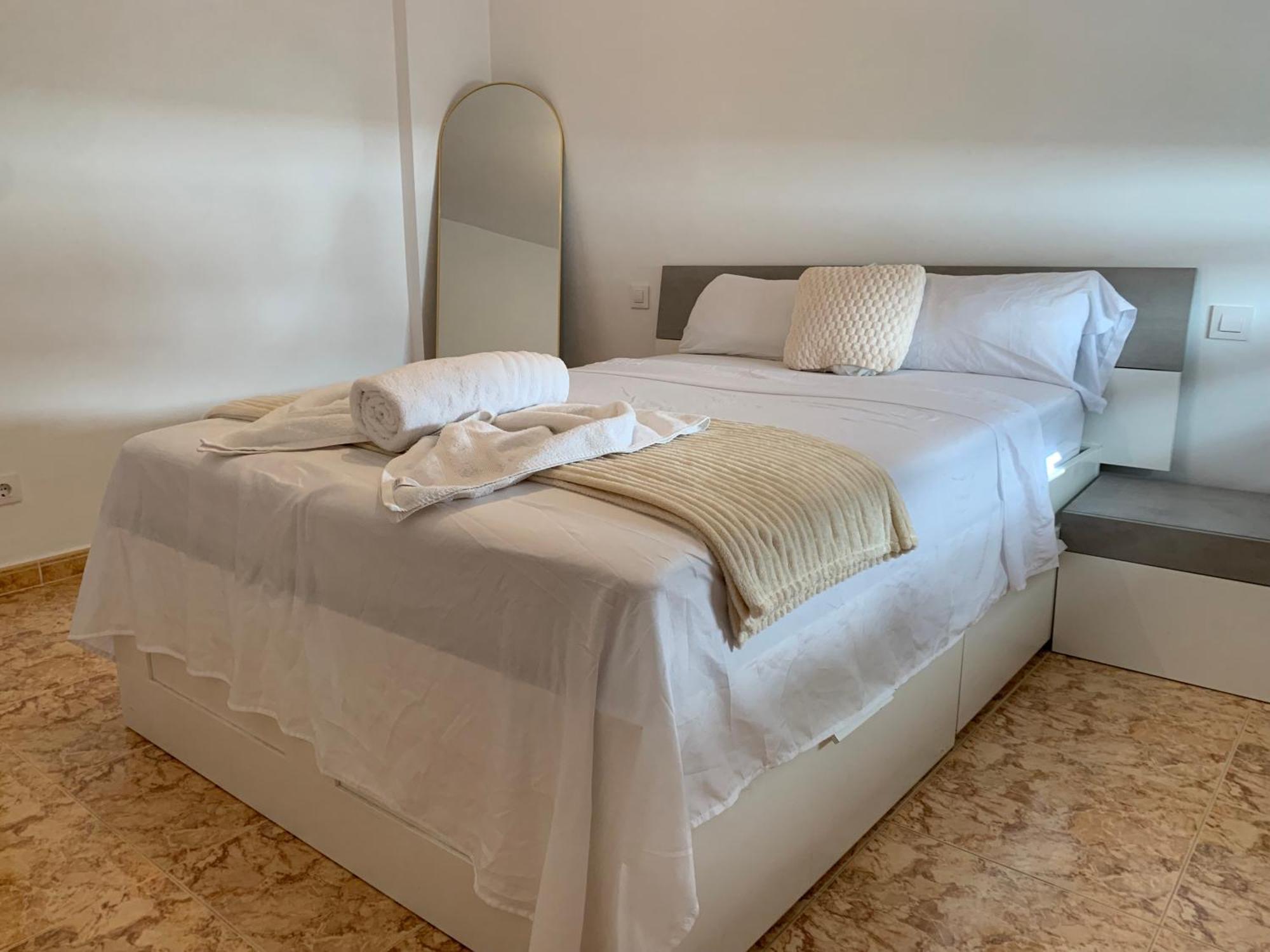 Pisos Baraja Gl Apartment Мадрид Екстериор снимка
